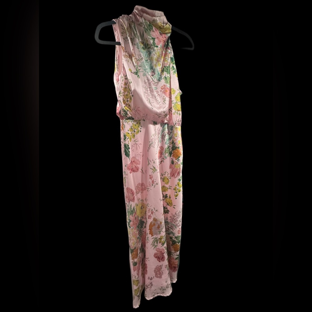Petal and Posh Floral Sleeveless High Neck Midi Dresz